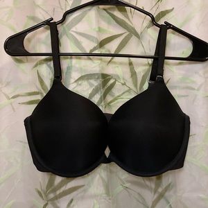 Victoria’s Secret Black Push-Up bra 34DD NWOT